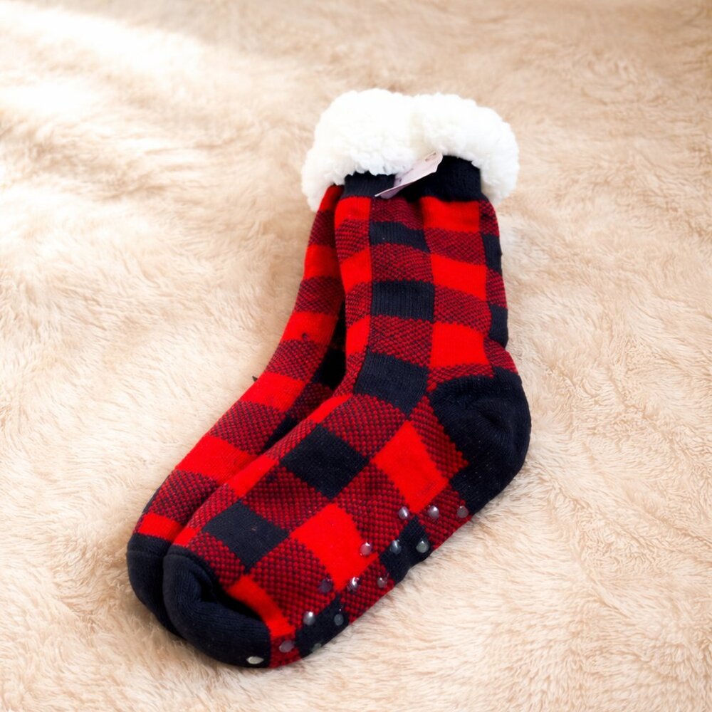 NWT Red & Black Buffalo Plaid Sherpa Slipper Socks w/ Grips